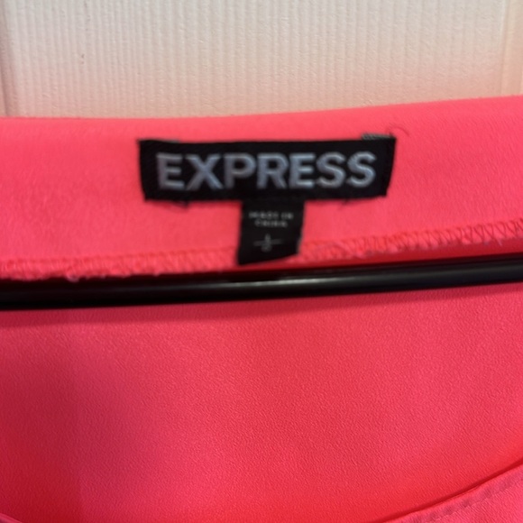 Express Electric Pink Blouse Top Cut Out Shoulder Size Large - Picture 3 of 4